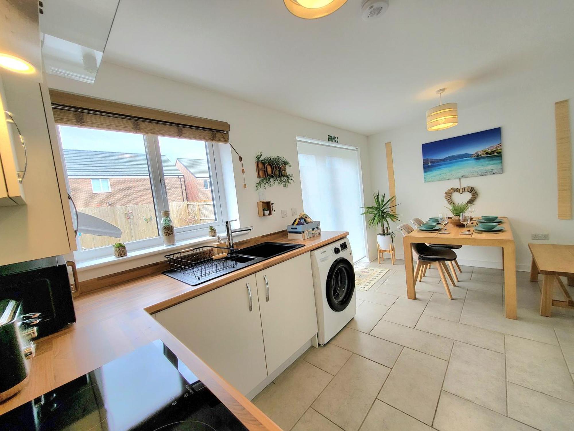 Seaside Beach Themed Home With Garden And Driveway Lytham St Annes Exterior photo