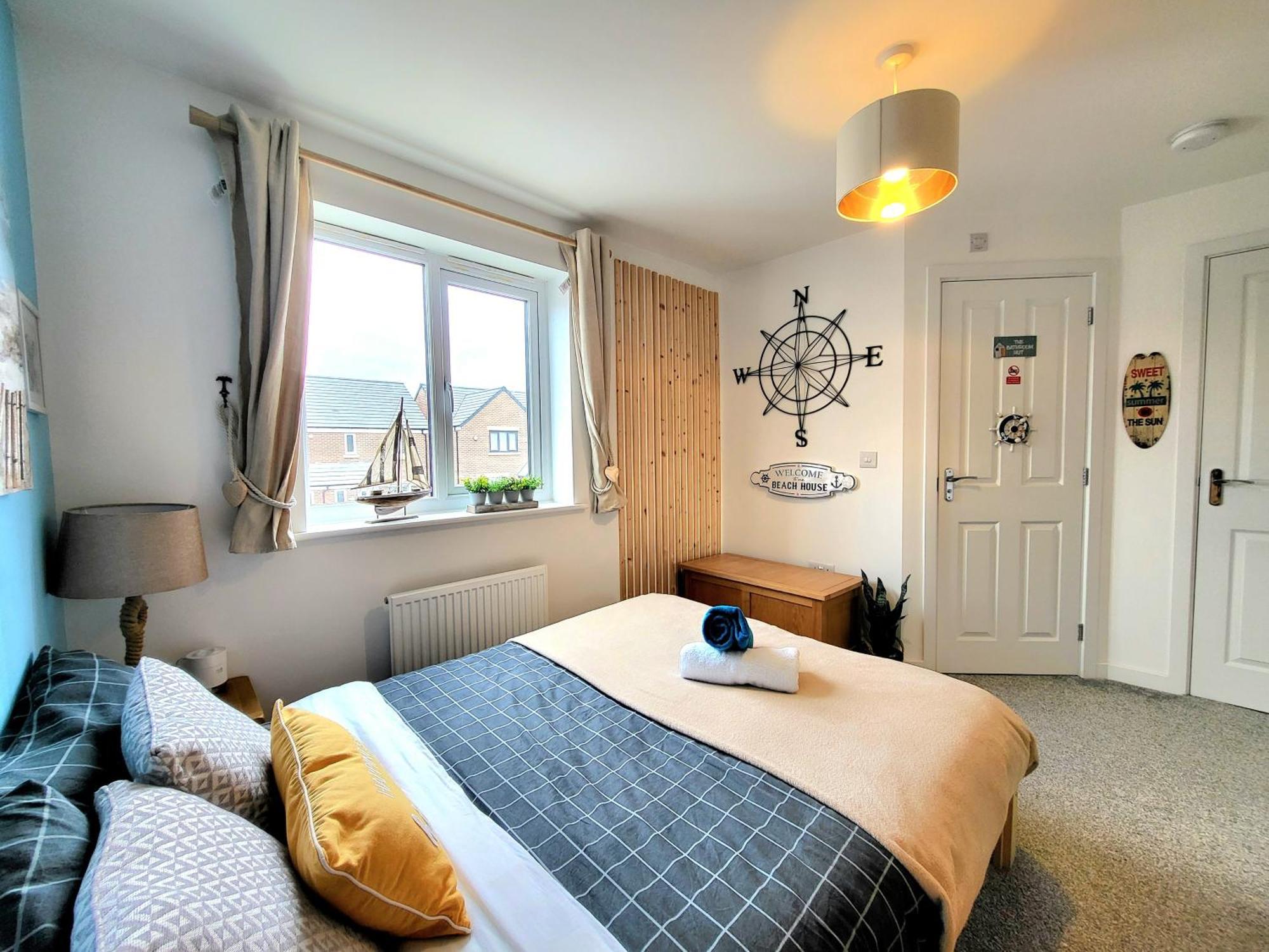 Seaside Beach Themed Home With Garden And Driveway Lytham St Annes Exterior photo